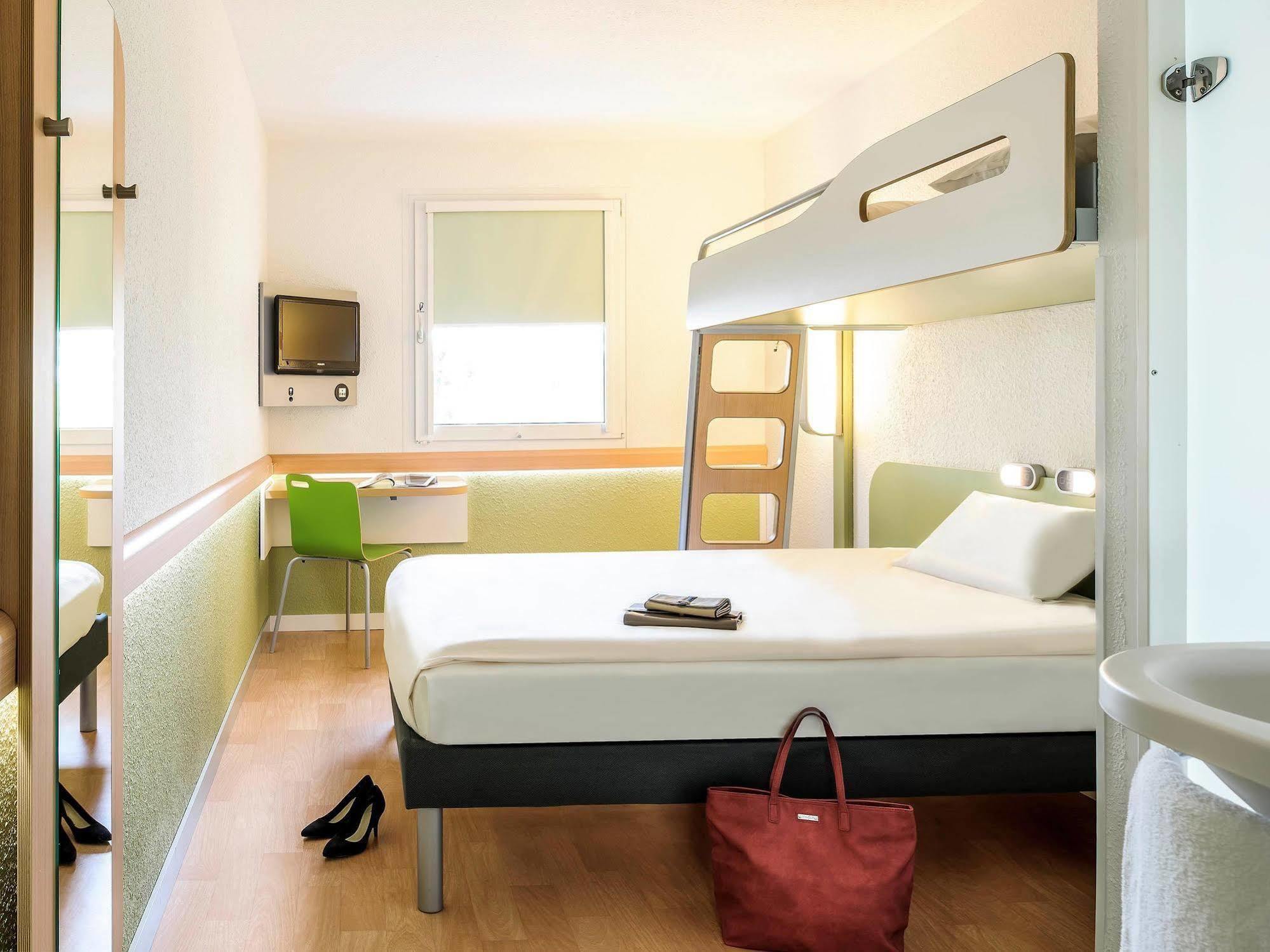 Ibis Budget Chambery Centre Ville Екстер'єр фото